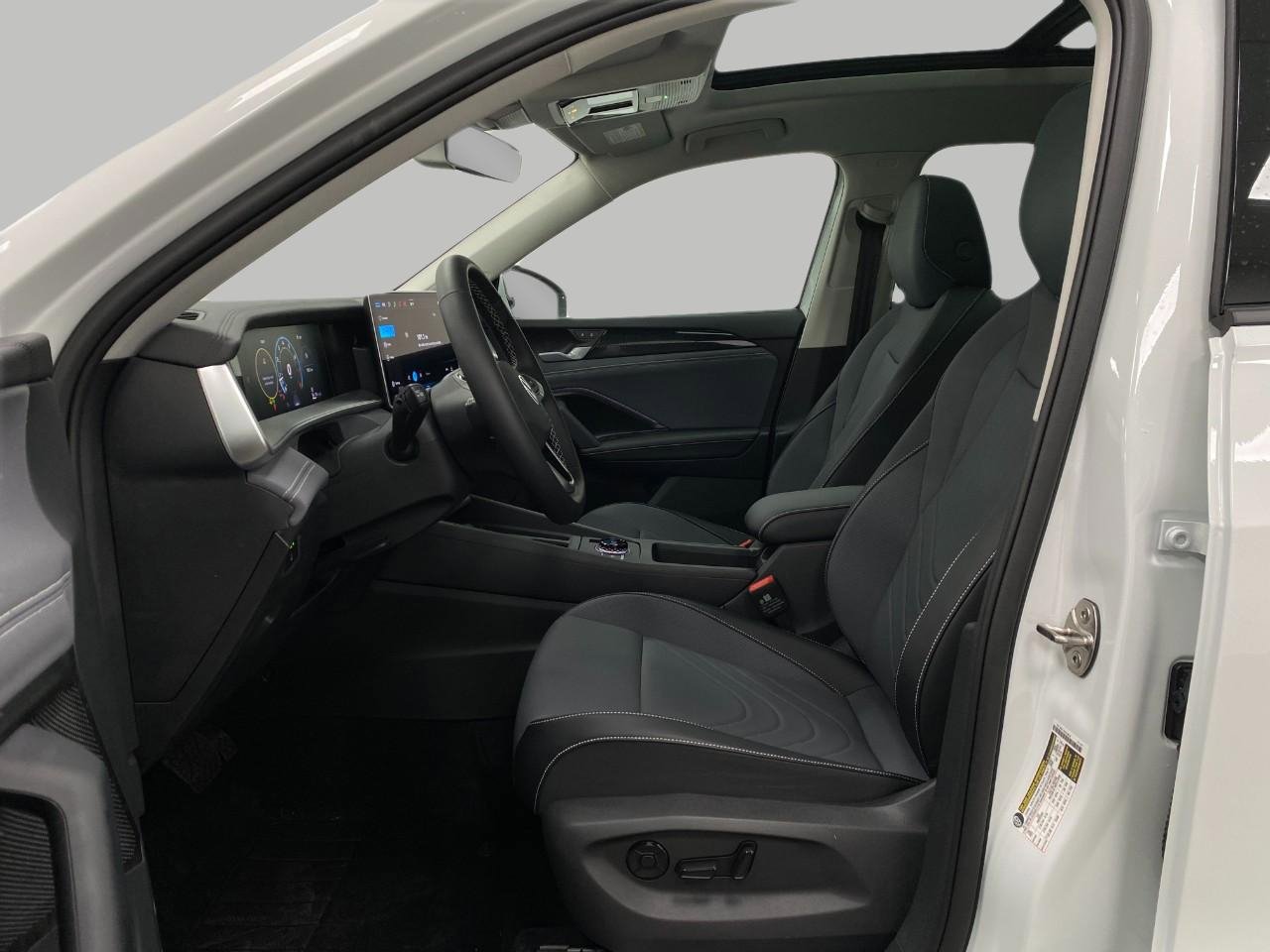 New 2026 Volkswagen Tiguan SE image 27
