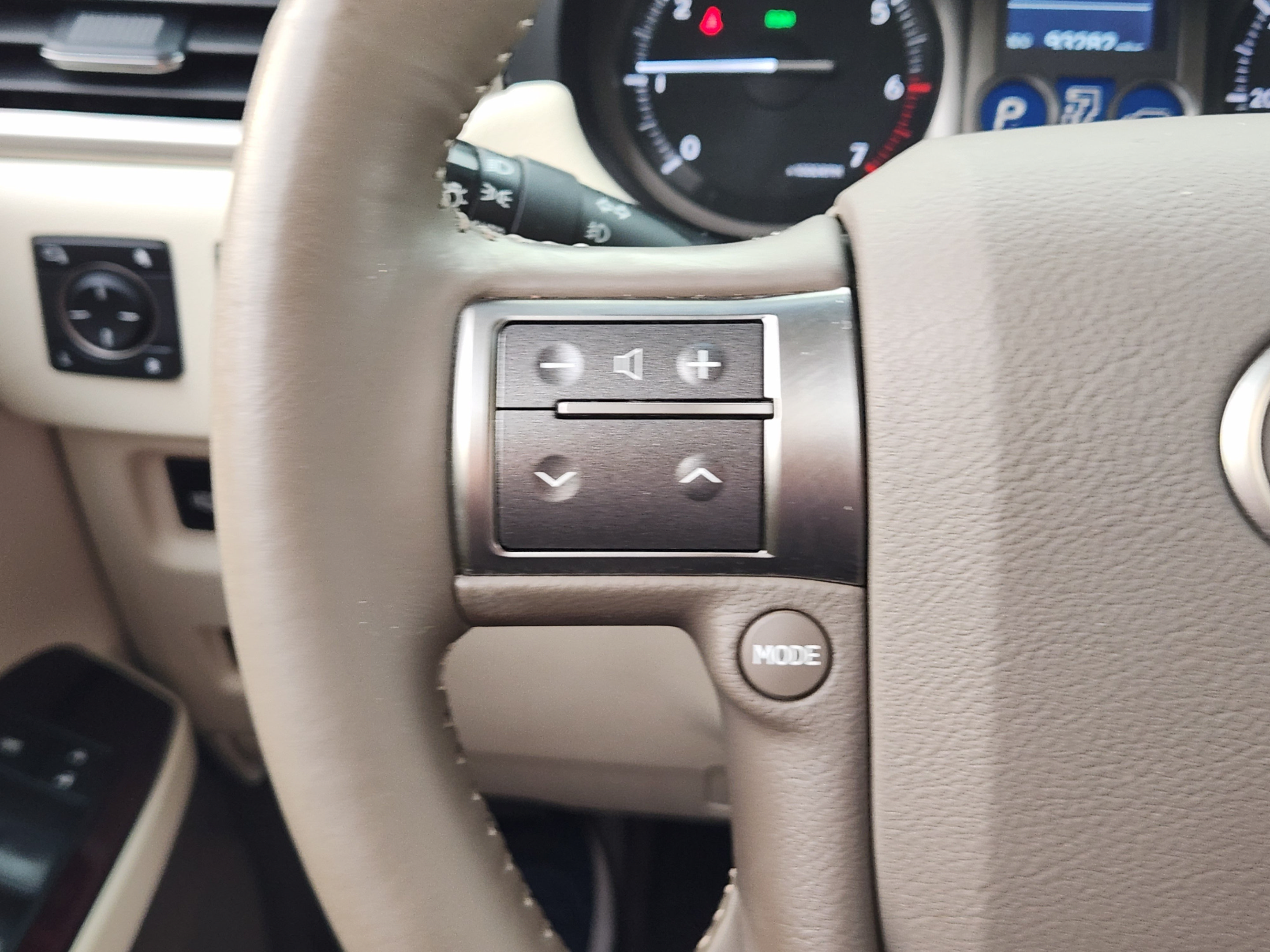 Used 2019 Lexus GX 460 Premium w/ Premium Package AWD/4WD image 25