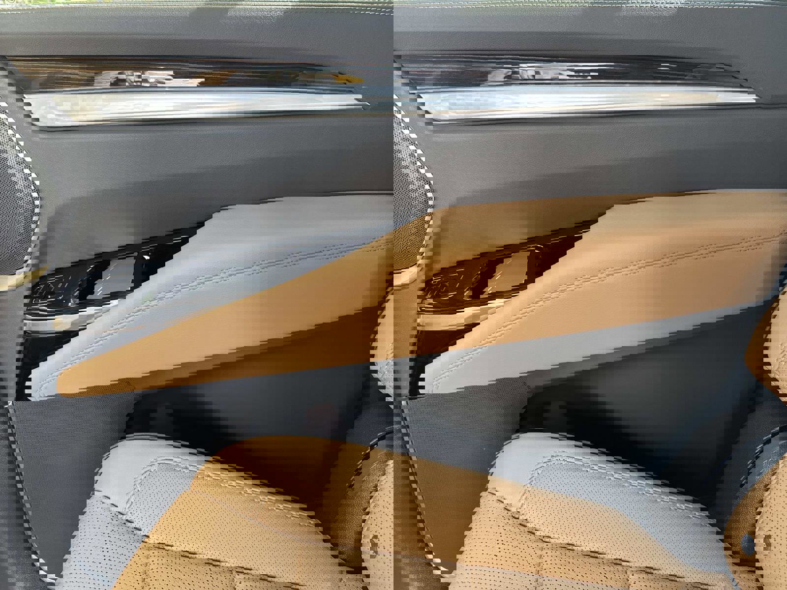 New 2025 Cadillac Escalade ESV Premium Luxury image 15