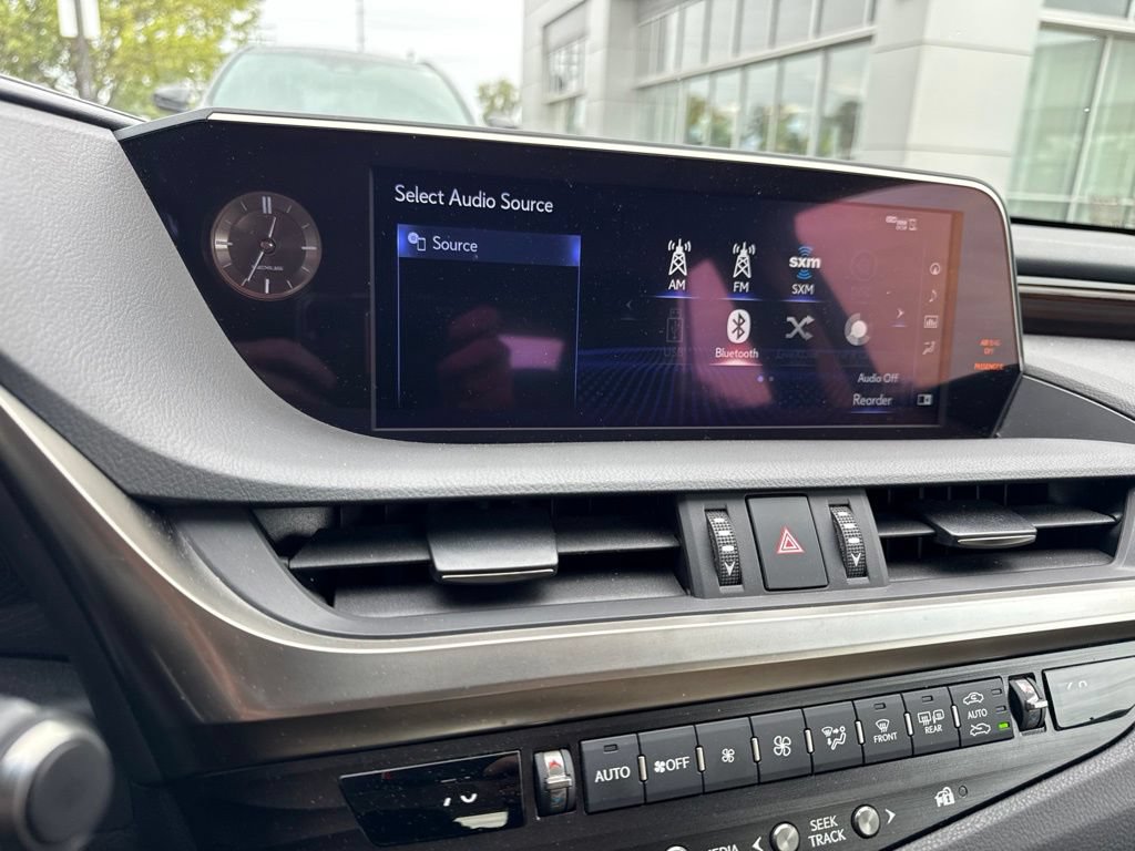 Used 2019 Lexus ES 300h FWD image 11