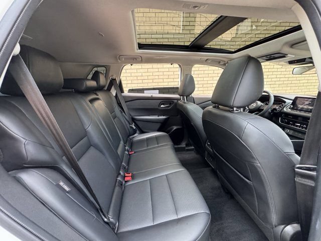 Used 2023 Nissan Rogue SV w/ SV Premium Package AWD/4WD image 10