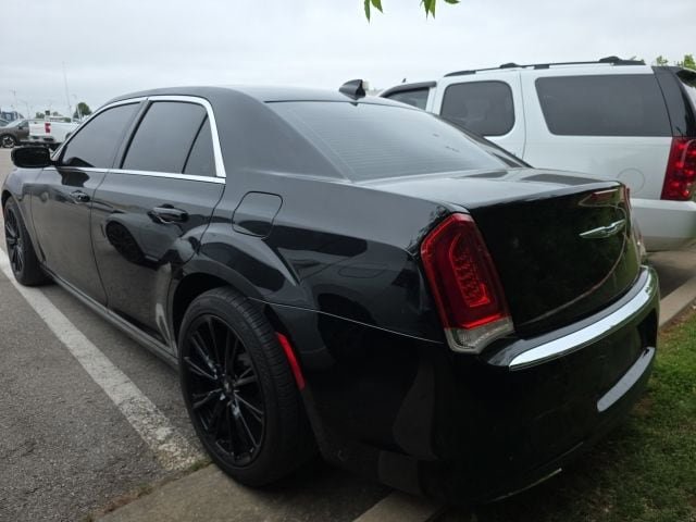 Used 2017 Chrysler 300 C w/ Safetytec Plus Group RWD image 3
