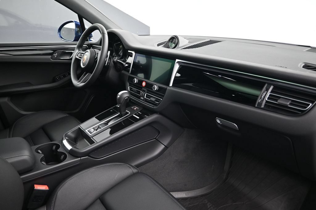 New 2026 Porsche Macan AWD/4WD image 14