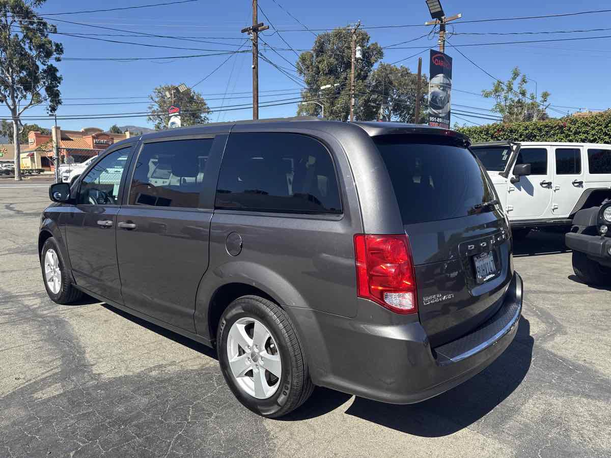 Used 2017 Dodge Grand Caravan w/ SE Plus Package FWD image 5