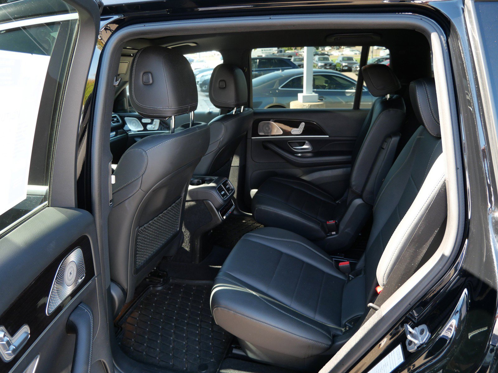 Used 2023 Mercedes-Benz GLS 450 4MATIC image 10
