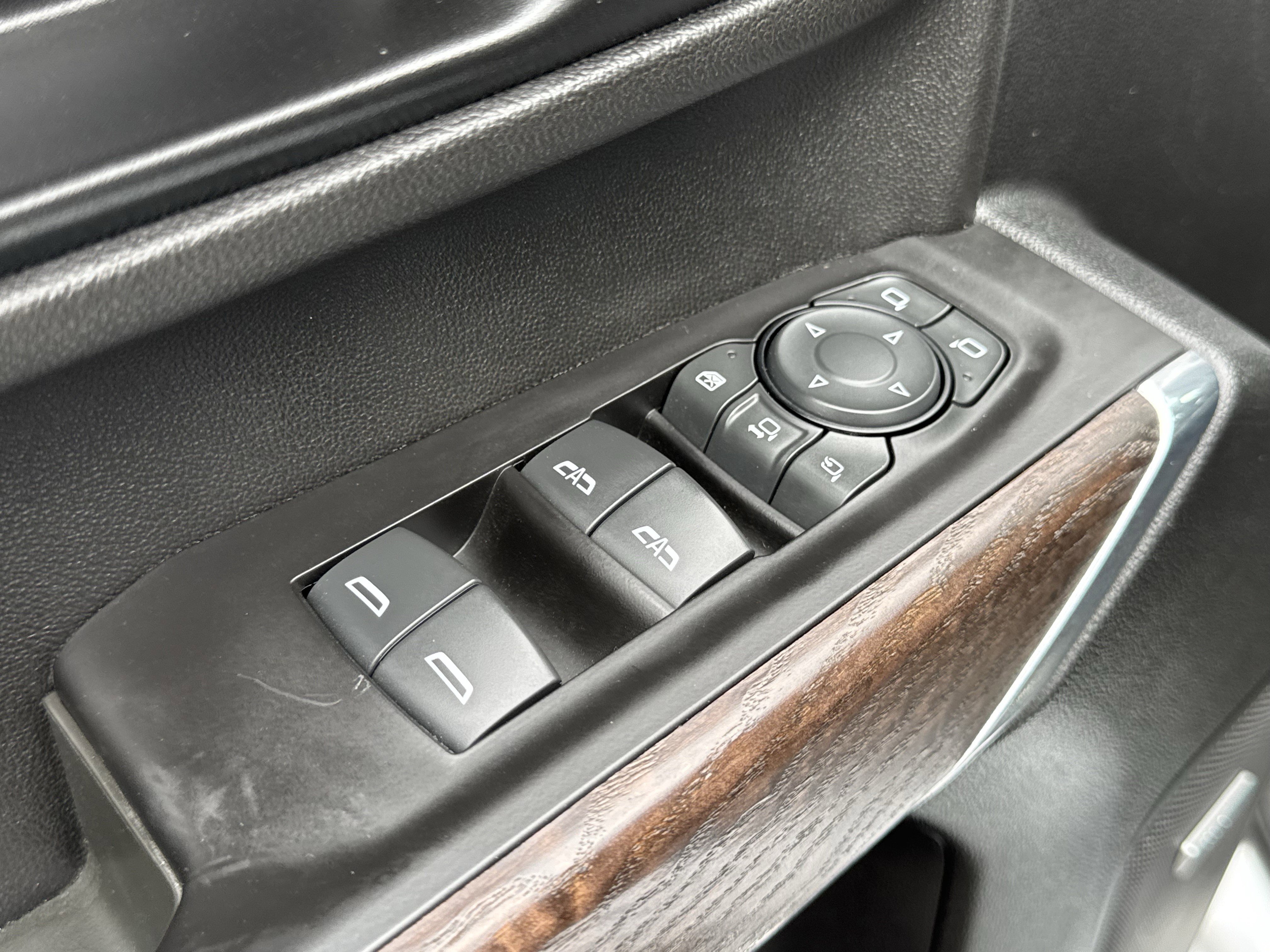 Used 2021 GMC Sierra 3500 Denali w/ Denali Ultimate Package image 23