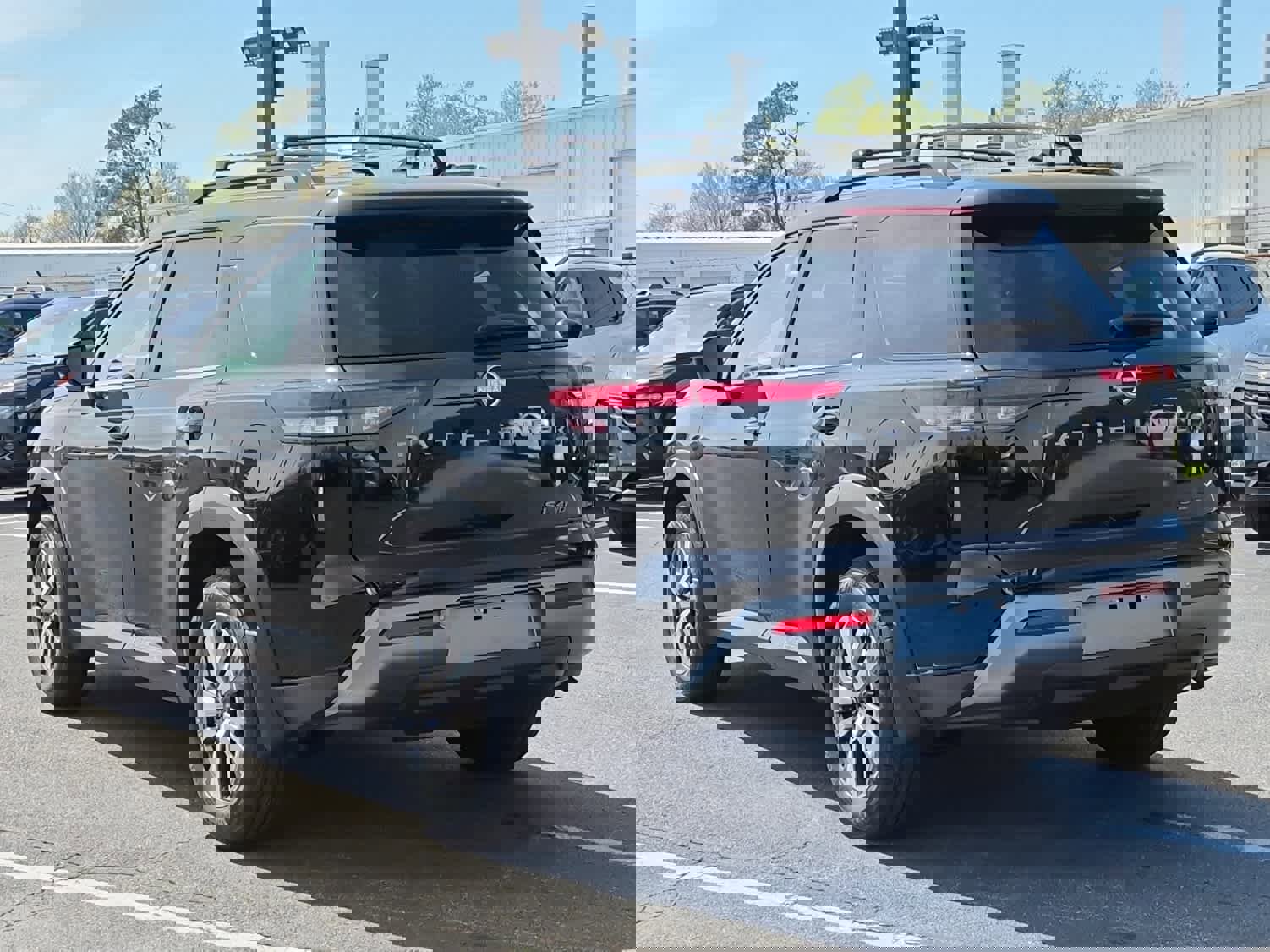 New 2026 Nissan Pathfinder SL image 4