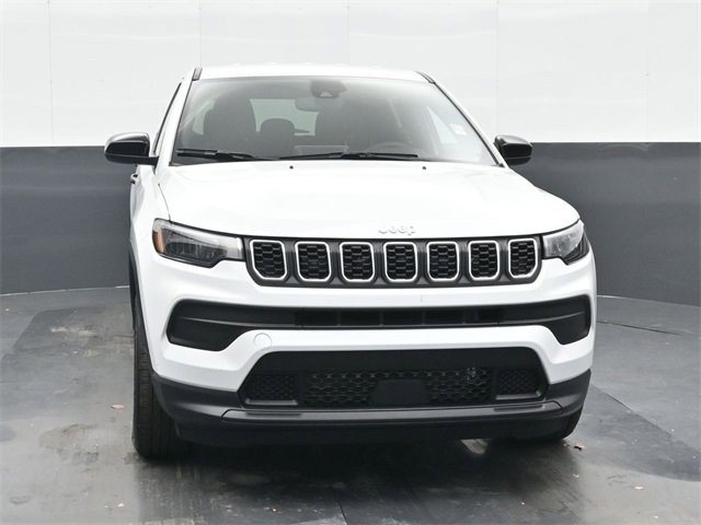 Used 2025 Jeep Compass Sport image 7