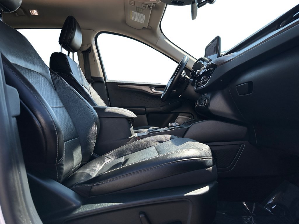 Used 2020 Ford Escape Titanium AWD/4WD image 19