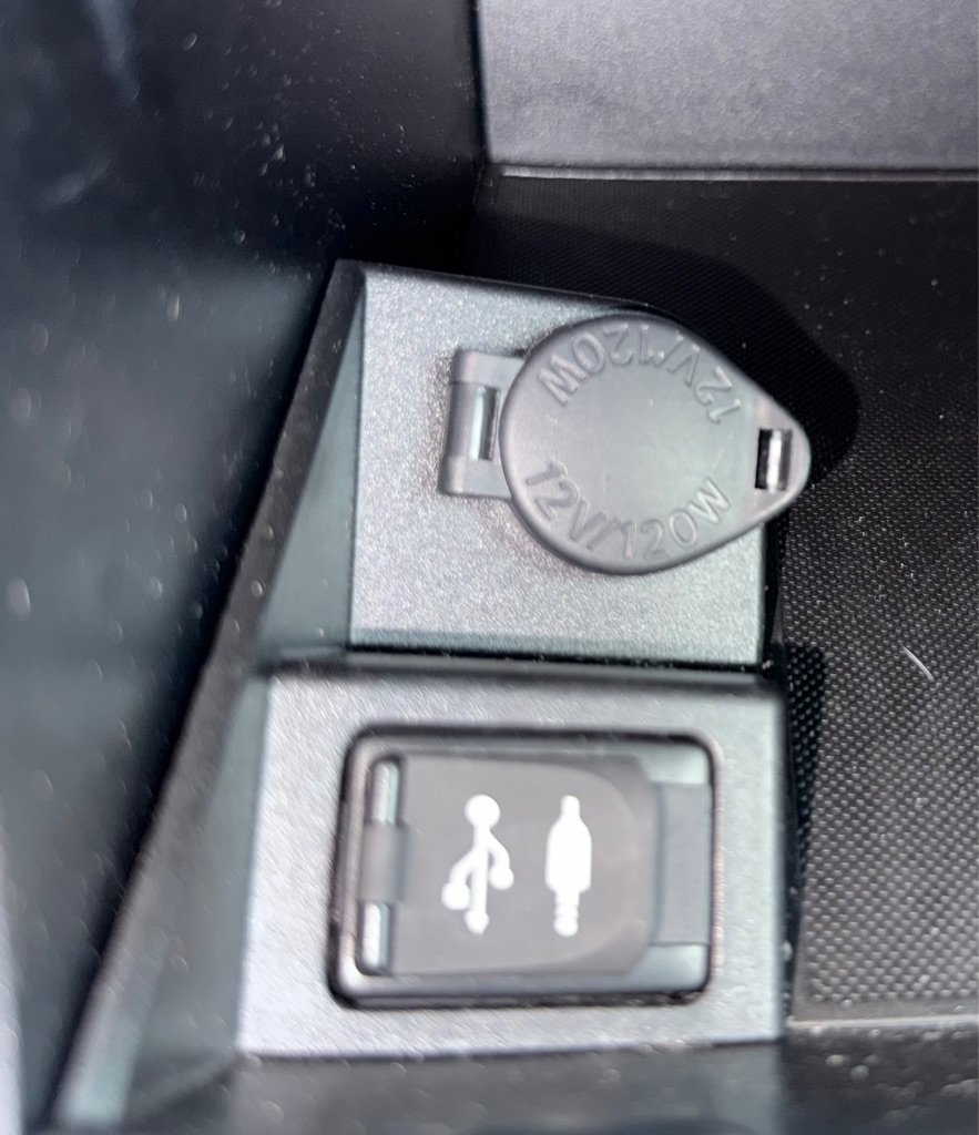 Used 2017 Toyota Camry LE FWD image 14