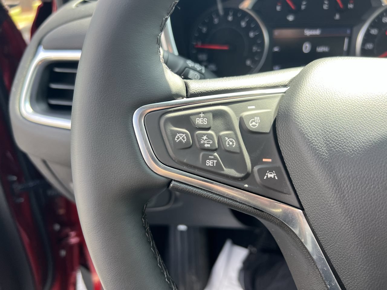 Used 2024 Chevrolet Equinox LT AWD/4WD image 19