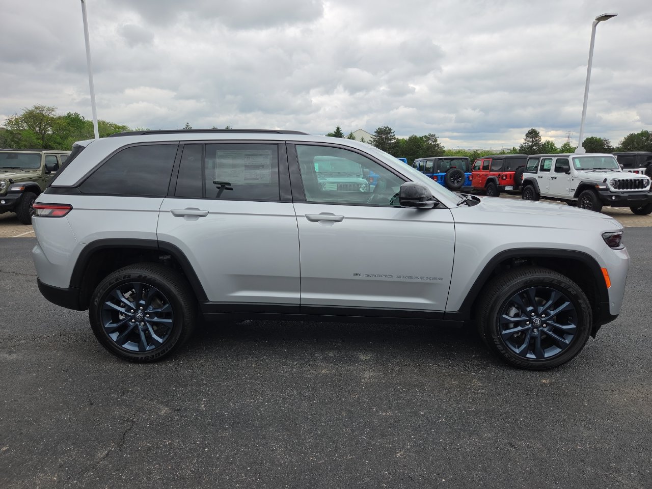 New 2026 Jeep Grand Cherokee Limited AWD/4WD image 8
