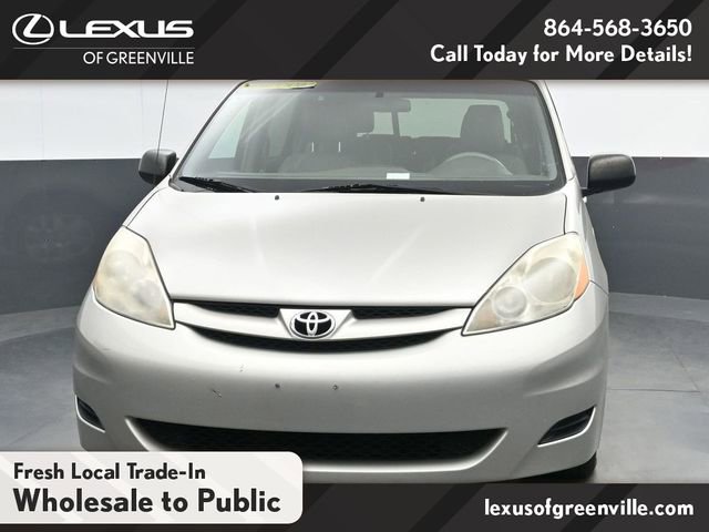 Used 2010 Toyota Sienna LE image 3