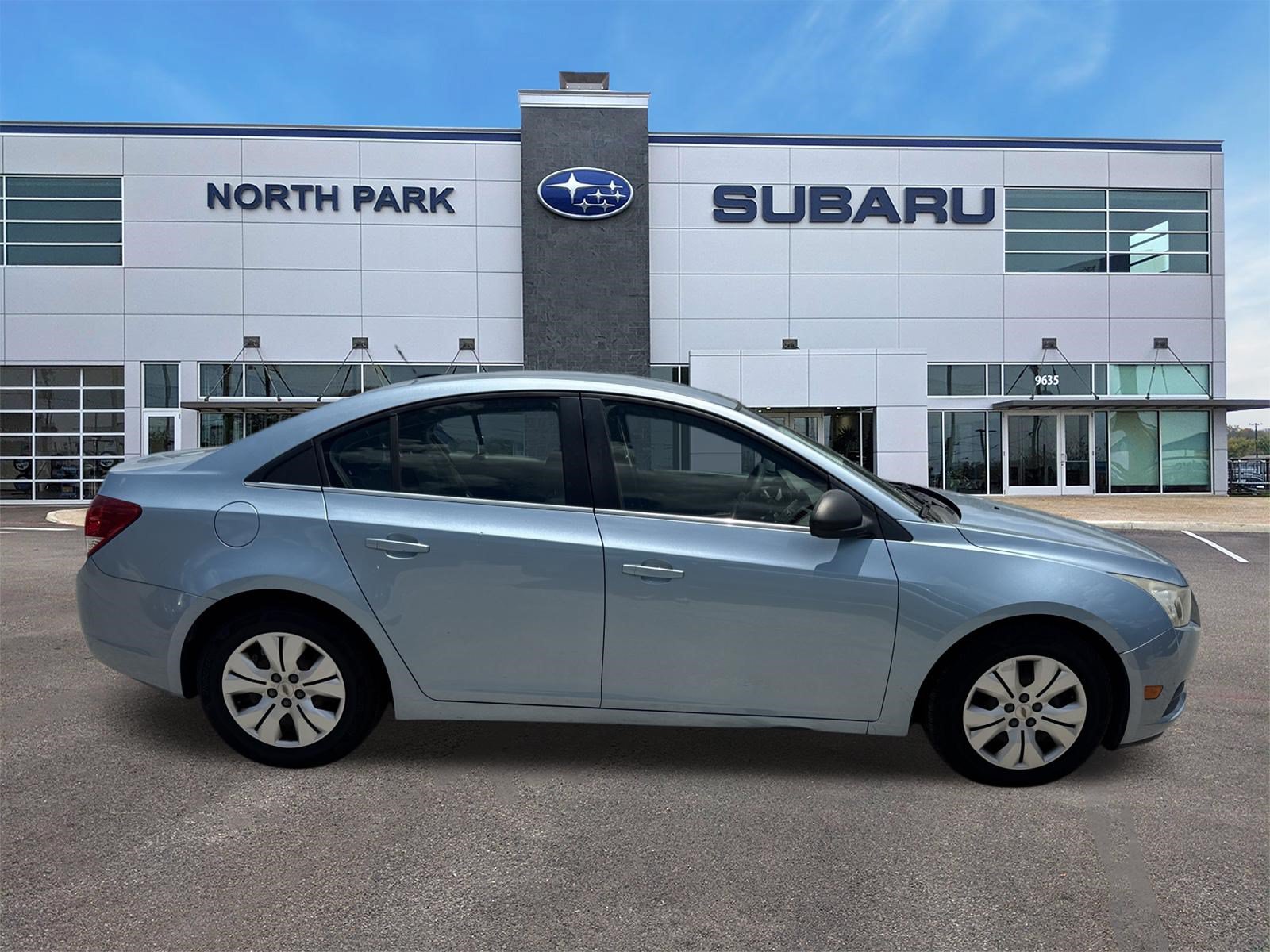 Used 2012 Chevrolet Cruze LS w/ Connectivity Package FWD image 2