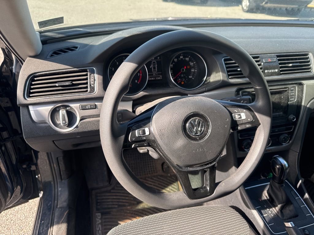 Used 2018 Volkswagen Passat 2.0T S FWD image 12
