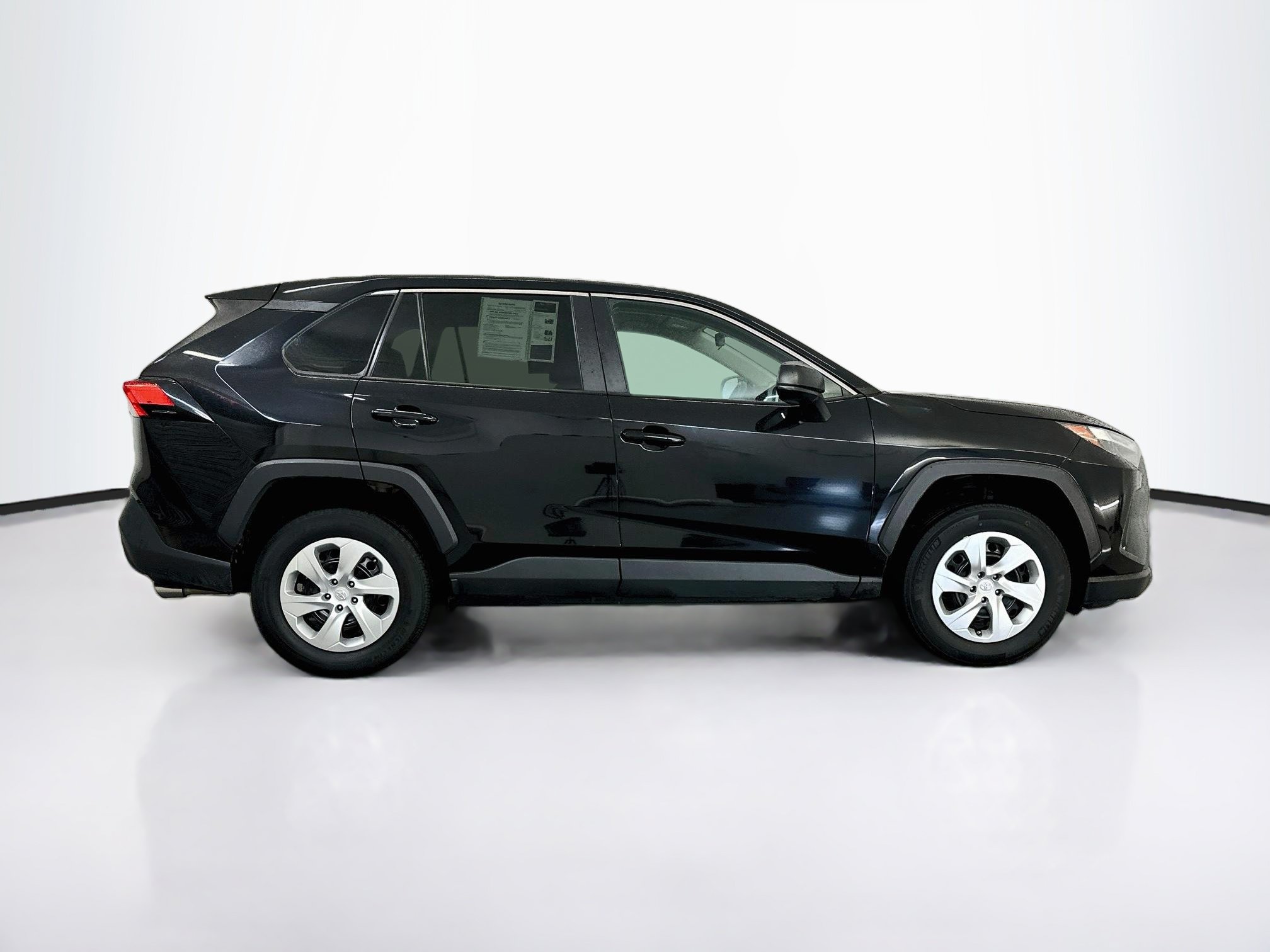 Used 2025 Toyota RAV4 LE AWD/4WD image 10