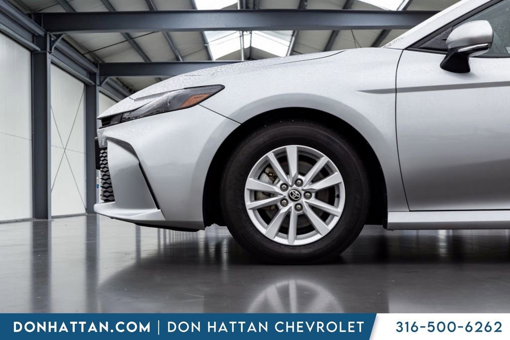 Used 2025 Toyota Camry LE FWD image 29