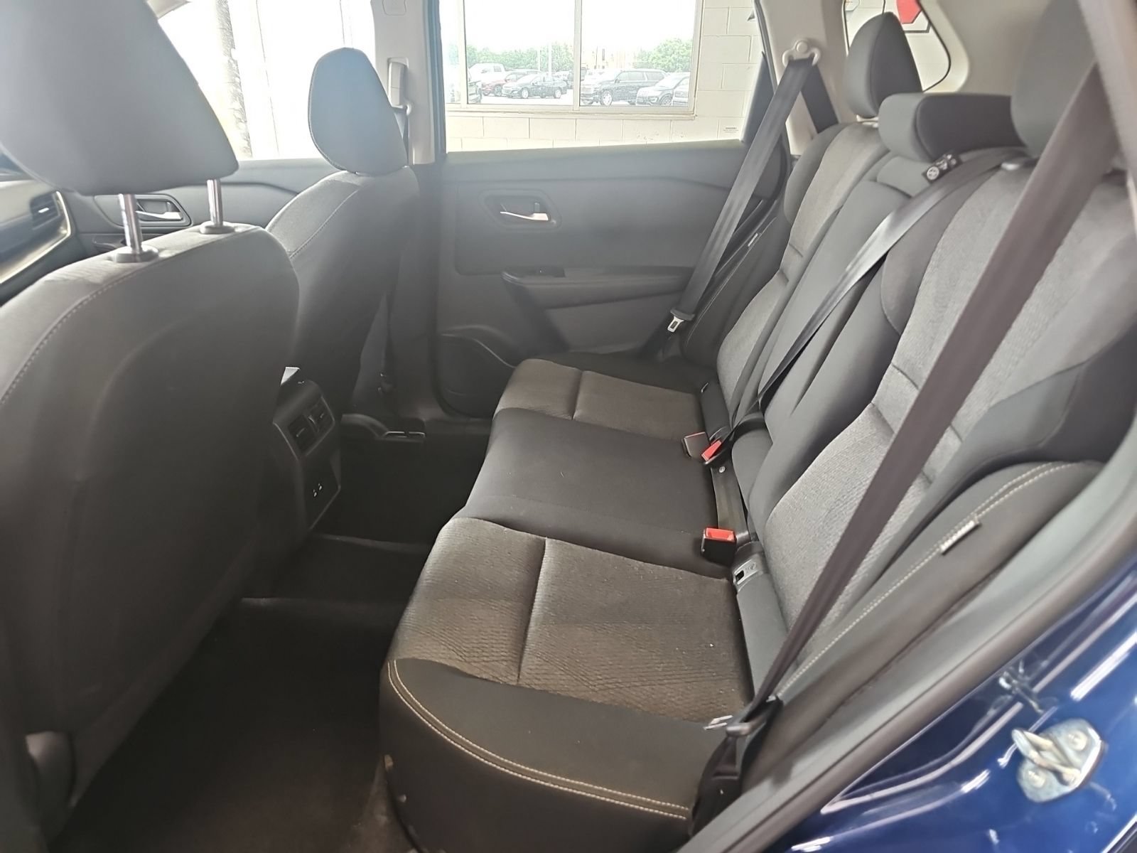 Used 2025 Nissan Rogue SV FWD image 5