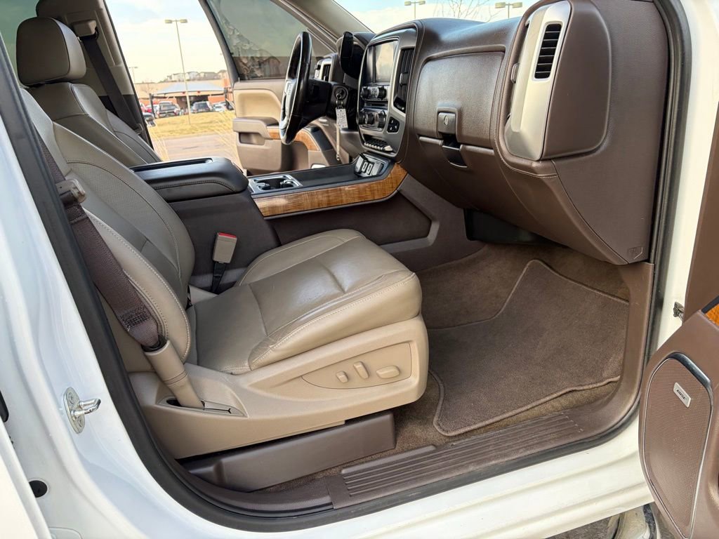 Used 2022 Toyota Tundra SR5 w/ SR5 Convenience Package image 22