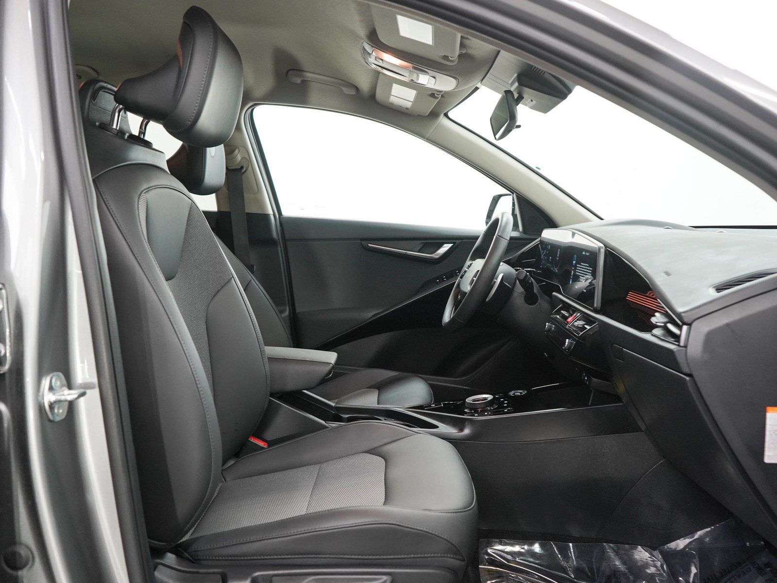 Used 2024 Kia Niro Wind w/ Wind Preserve Package FWD image 11