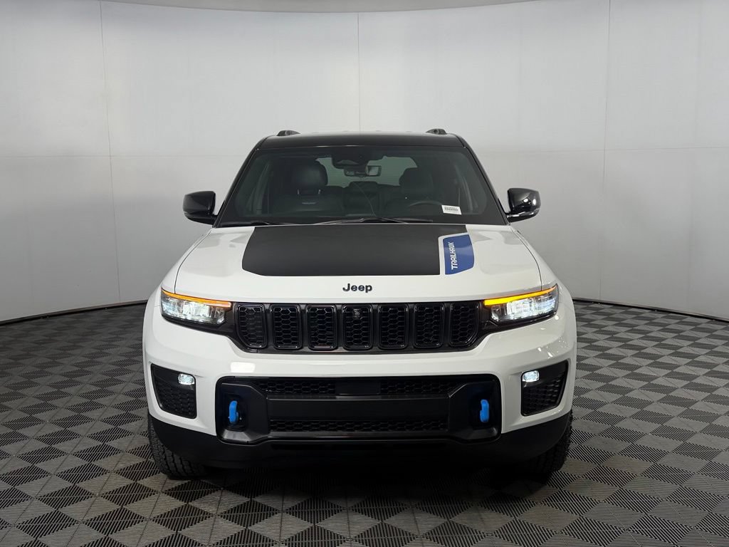 Used 2023 Jeep Grand Cherokee Trailhawk w/ Luxury Tech Group III AWD/4WD image 3