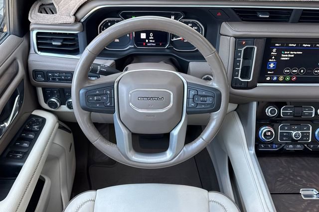 Used 2021 GMC Yukon Denali w/ Denali Ultimate Package AWD/4WD image 16