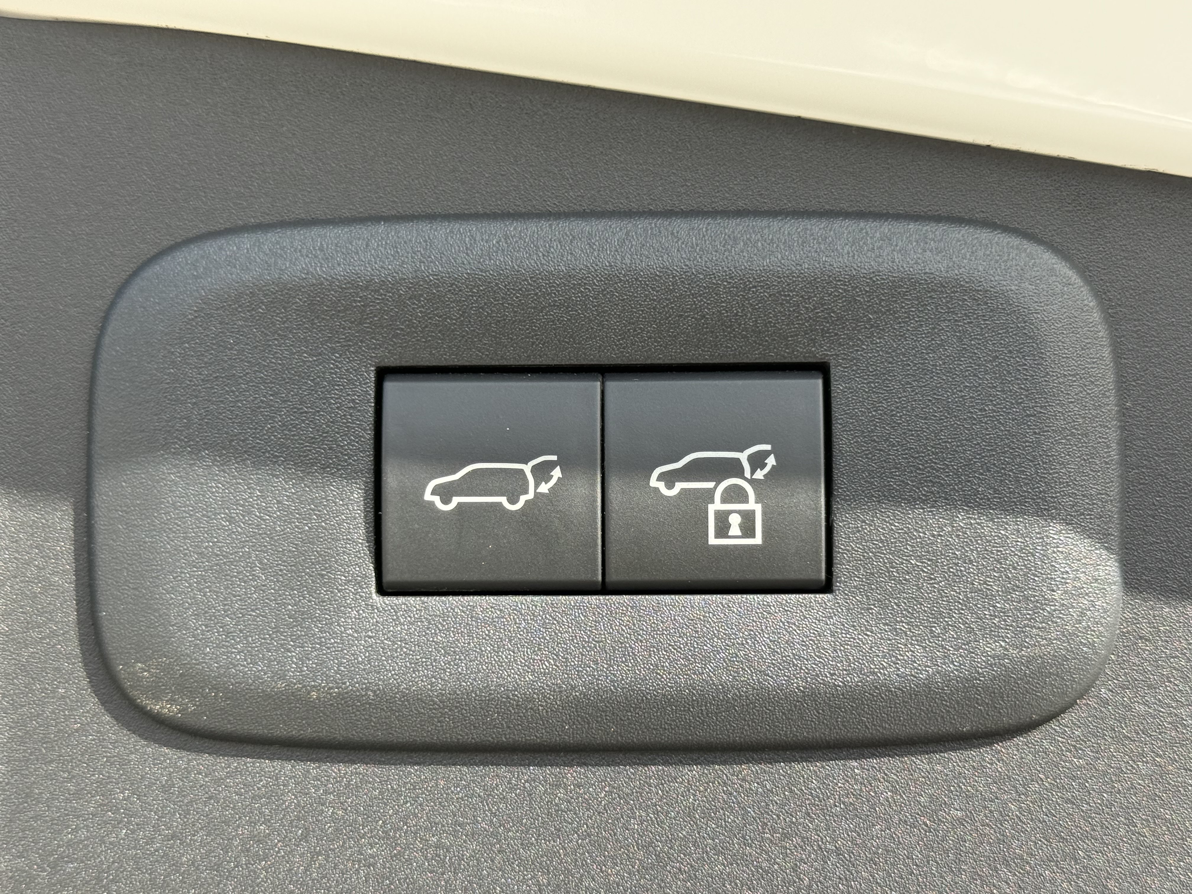 Certified 2025 Lexus RZ 300e FWD image 15