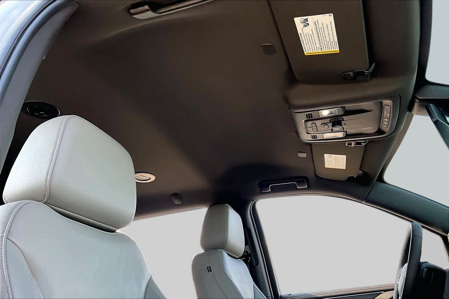Used 2022 Chevrolet Tahoe LT w/ Luxury Package RWD image 14