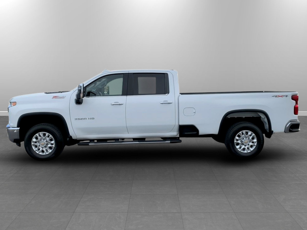 Used 2021 Chevrolet Silverado 3500 LTZ w/ LTZ Convenience Package AWD/4WD image 4
