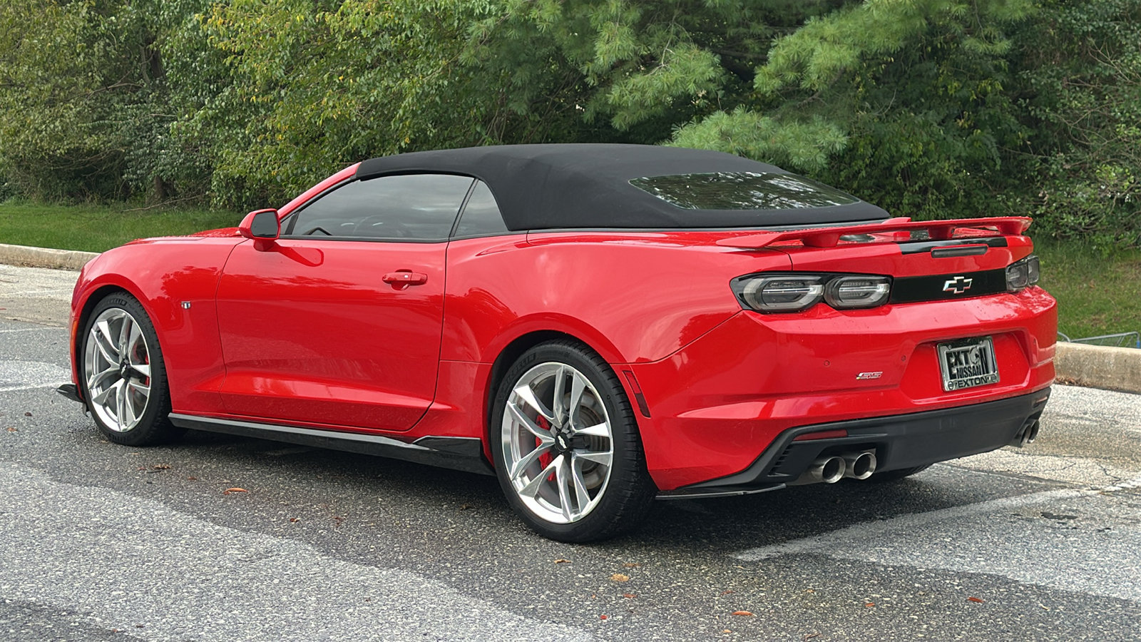 Used 2020 Chevrolet Camaro SS RWD image 9