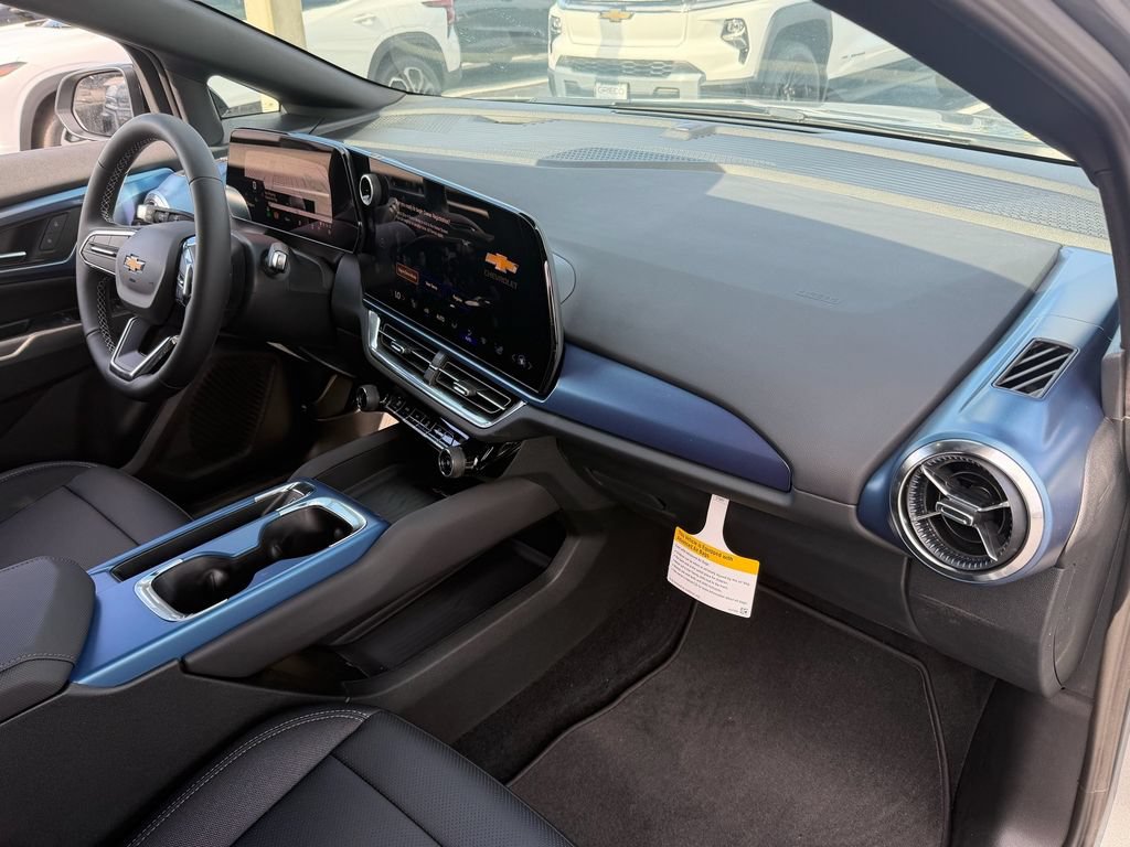New 2026 Chevrolet Equinox EV LT w/ LPO, Blackout Package AWD/4WD image 8