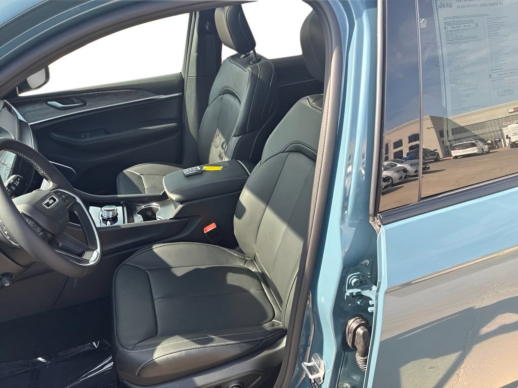 New 2027 Jeep Grand Cherokee Limited AWD/4WD image 26