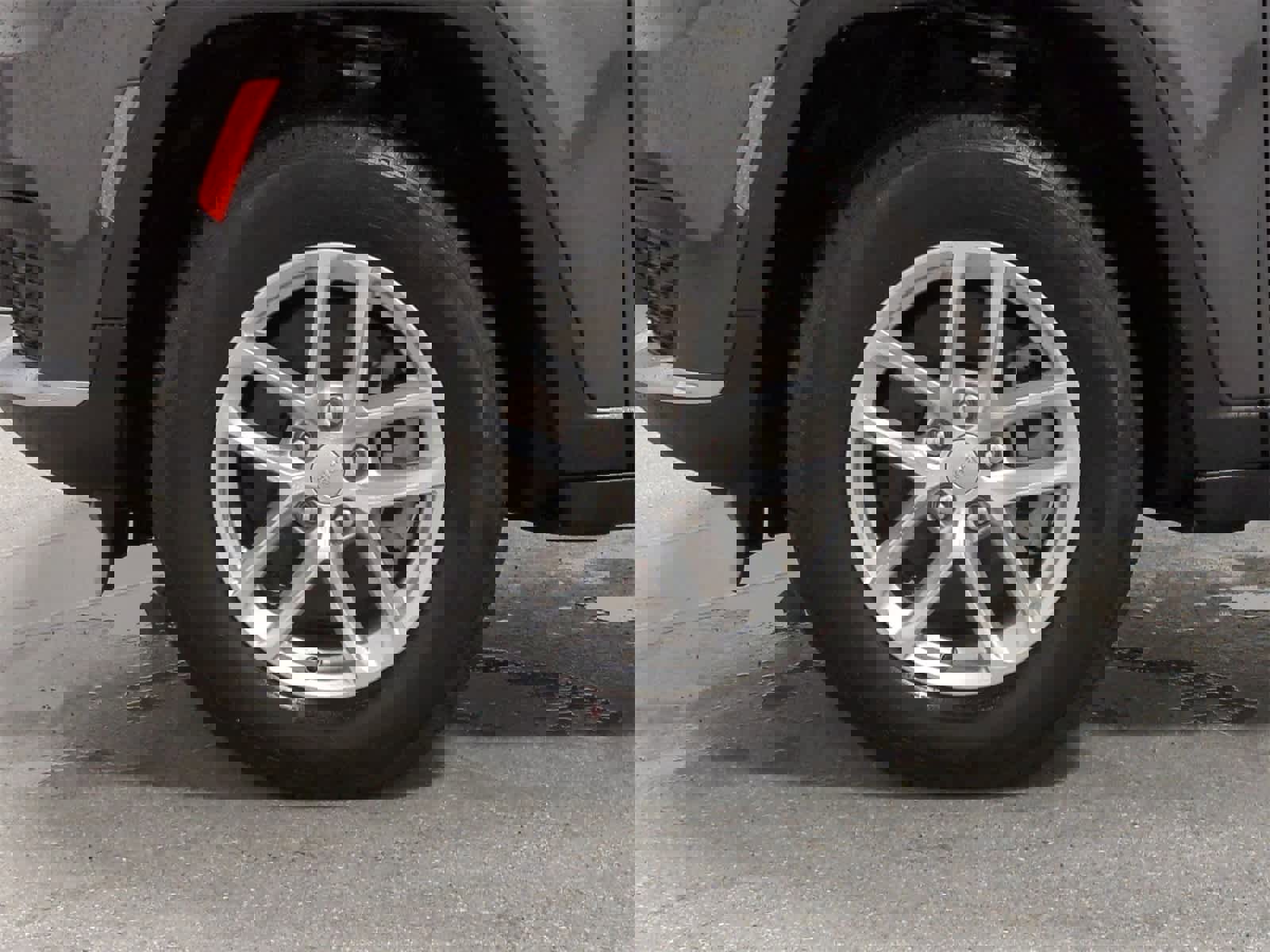 Certified 2024 Jeep Grand Cherokee L Laredo image 13