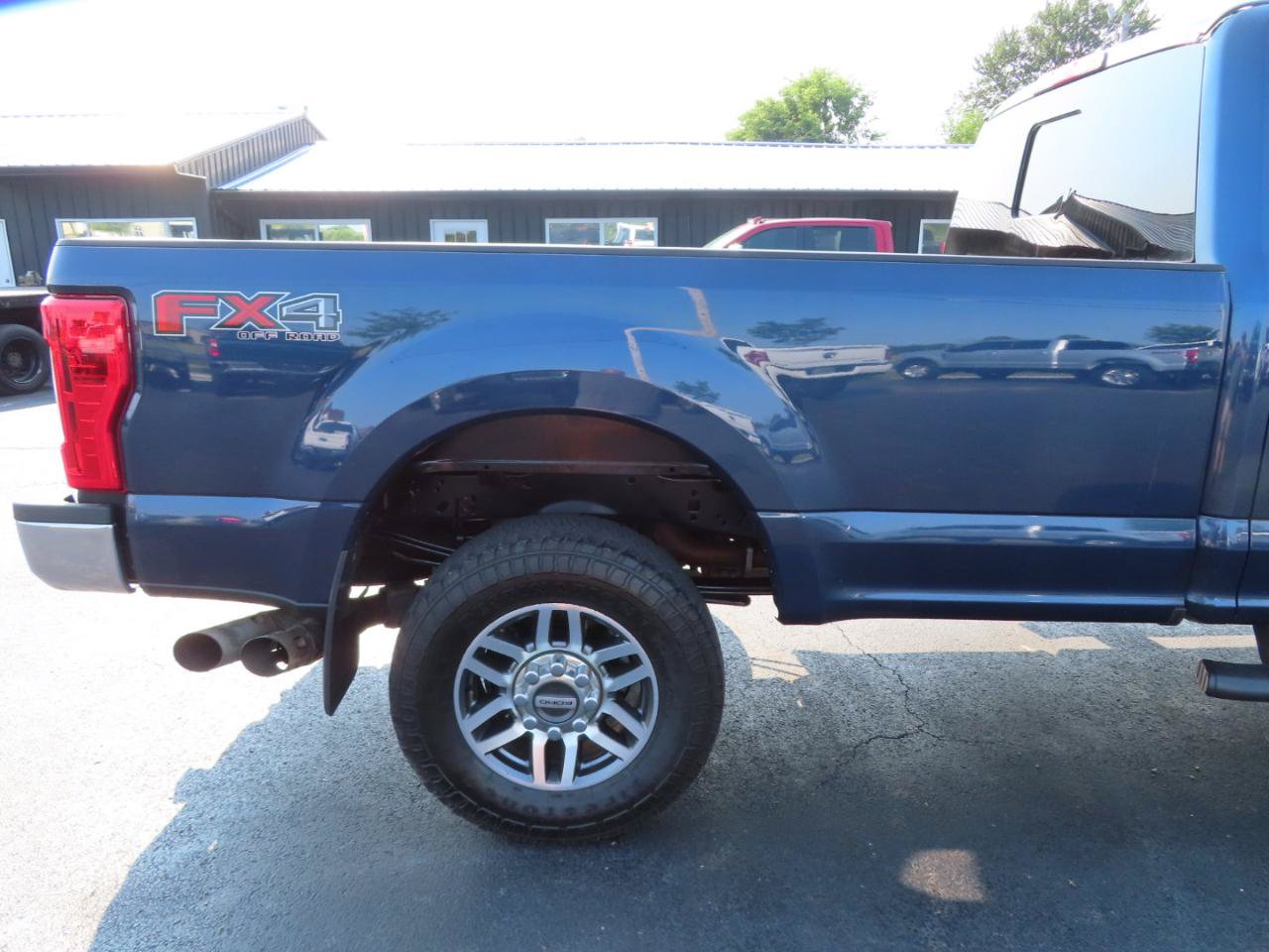 Used 2019 Ford F250 Lariat w/ FX4 Off-Road Package AWD/4WD image 19