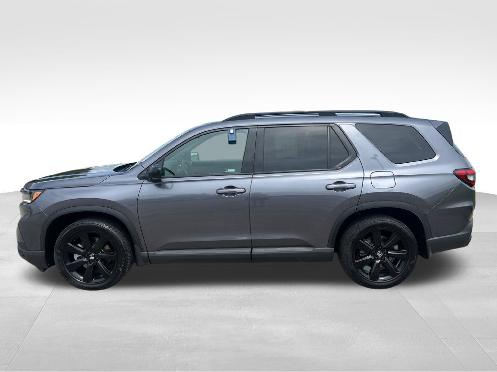 Used 2025 Honda Pilot Black Edition image 2