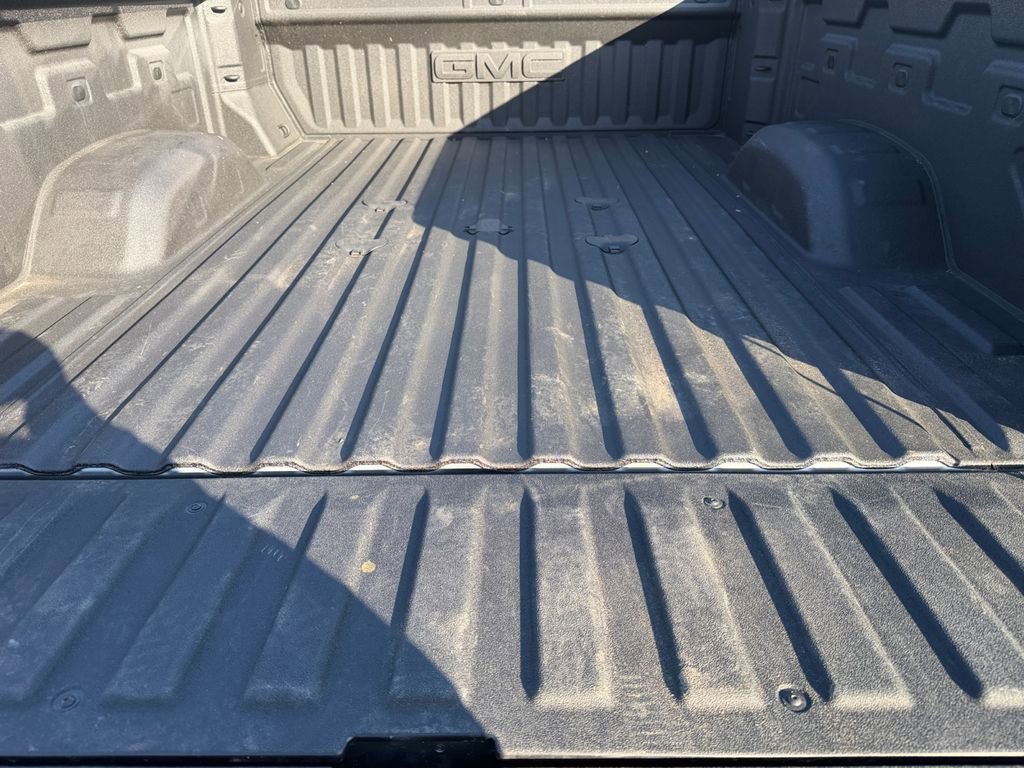 Used 2025 GMC Sierra 2500 AT4 w/ Technology Package image 17