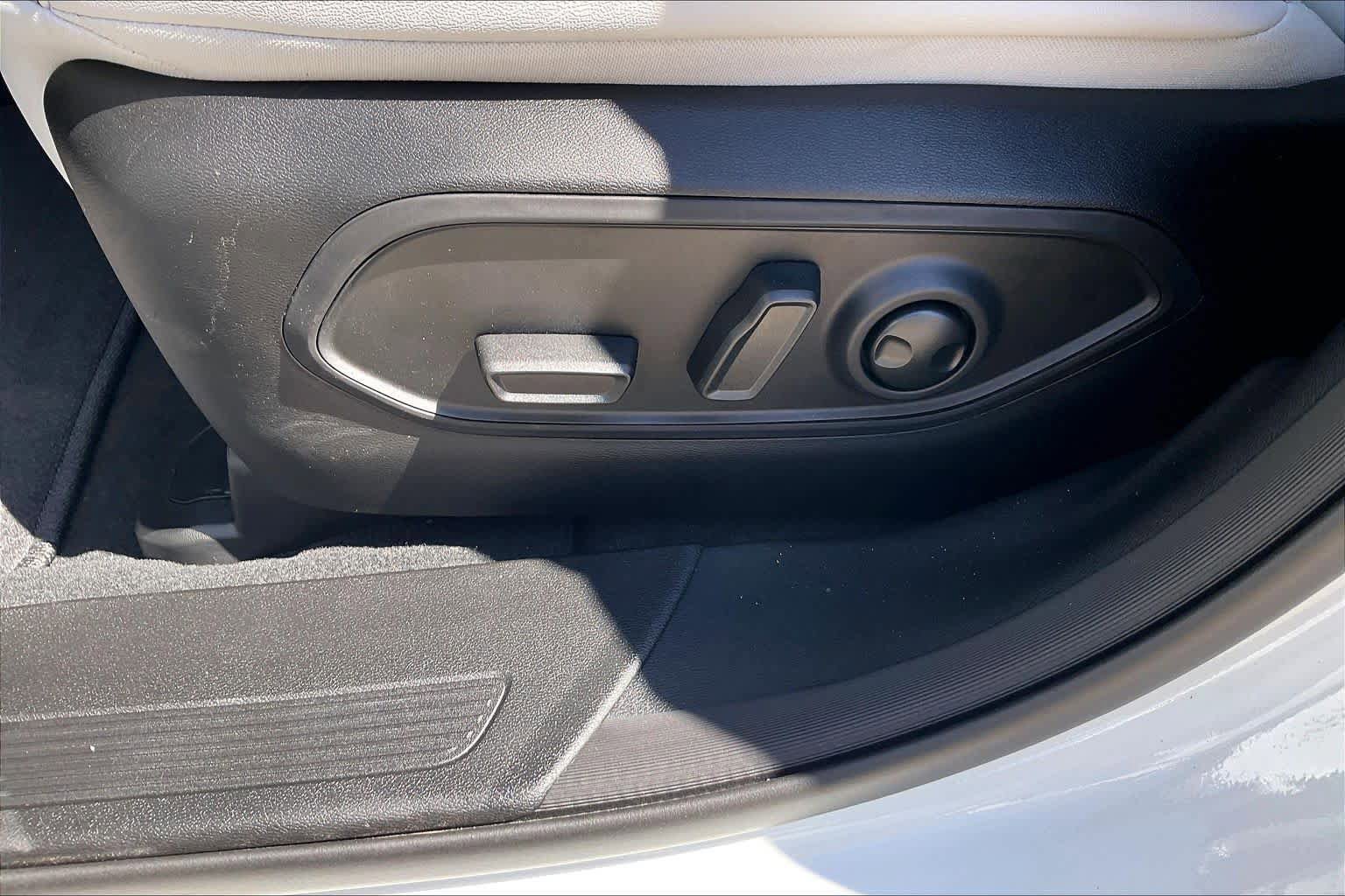 New 2026 Jeep Cherokee Overland AWD/4WD image 16