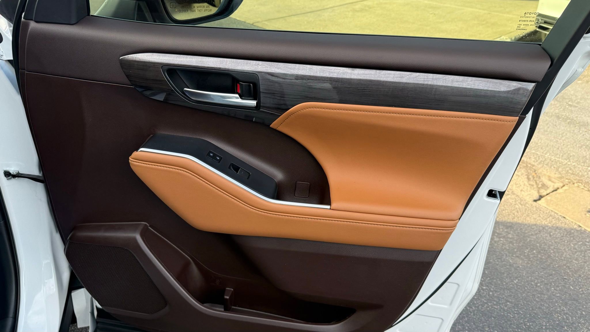 Used 2022 Toyota Highlander Platinum image 17