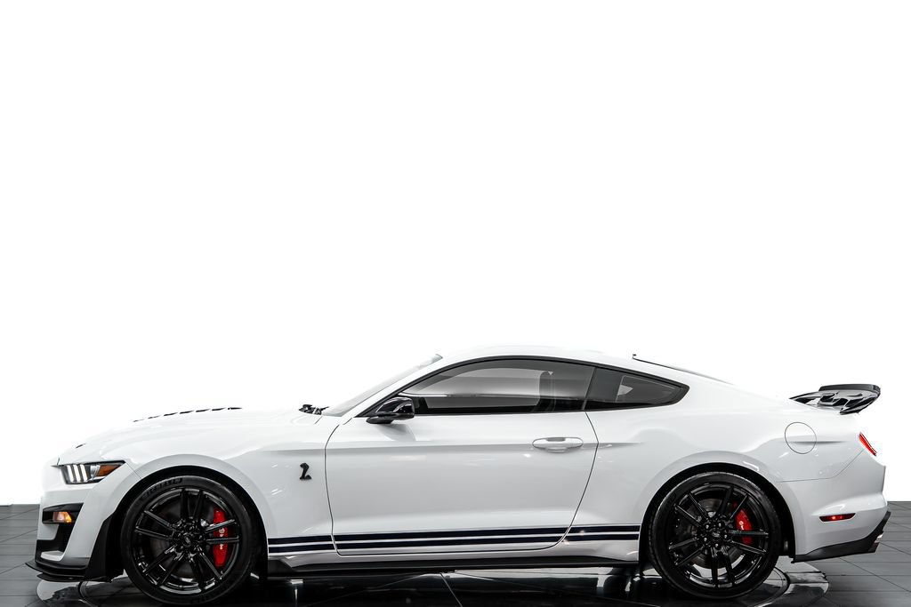 Used 2022 Ford Mustang Shelby GT500 w/ Technology Package RWD image 2