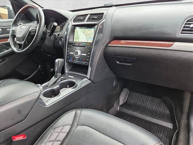 Used 2018 Ford Explorer Platinum AWD/4WD image 24