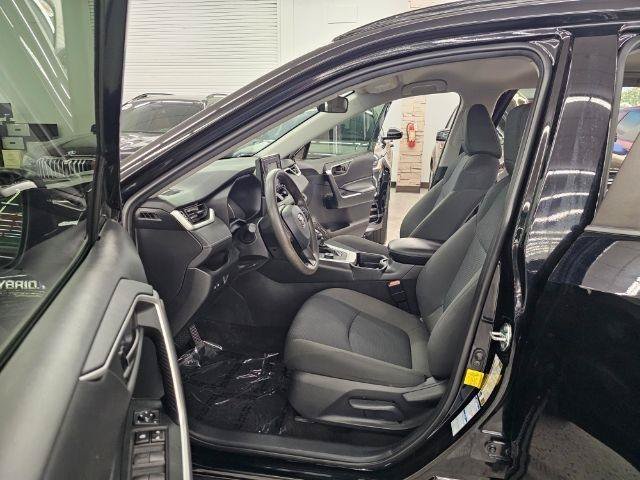 Used 2021 Toyota RAV4 LE AWD/4WD image 29