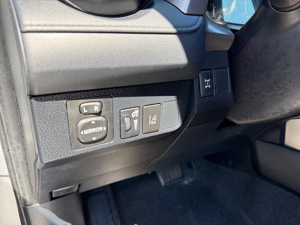 Certified 2018 Toyota RAV4 LE w/ All Weather Liner Package AWD/4WD image 27