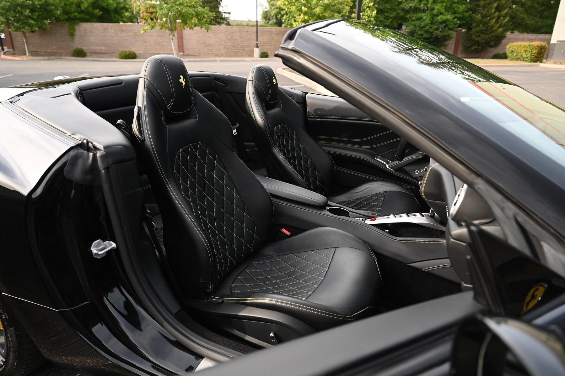 Used 2016 Ferrari California T RWD image 19