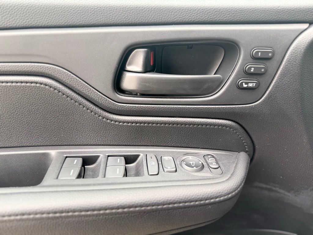 Used 2025 Honda Odyssey Sport-L image 24