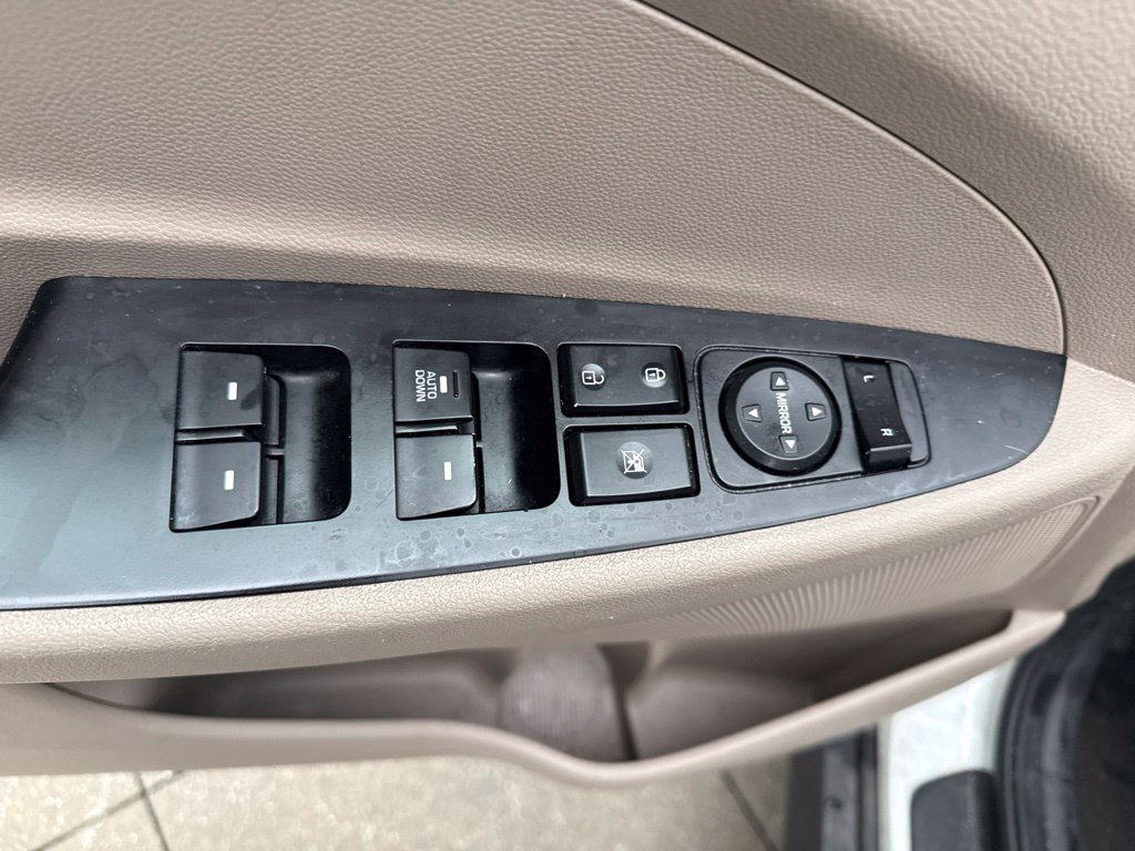 Used 2021 Hyundai Tucson SE w/ Cargo Package FWD image 12