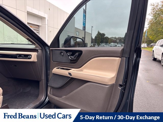 Used 2023 Lincoln Aviator Reserve w/ Elements Package Plus AWD/4WD image 19