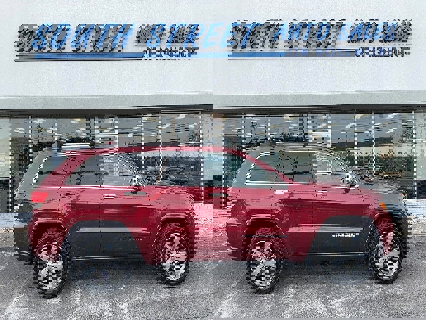 Used 2015 Jeep Grand Cherokee Overland w/ Advanced Technology Group image 1
