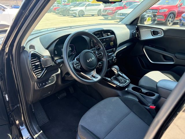 Used 2023 Kia Soul S FWD image 7