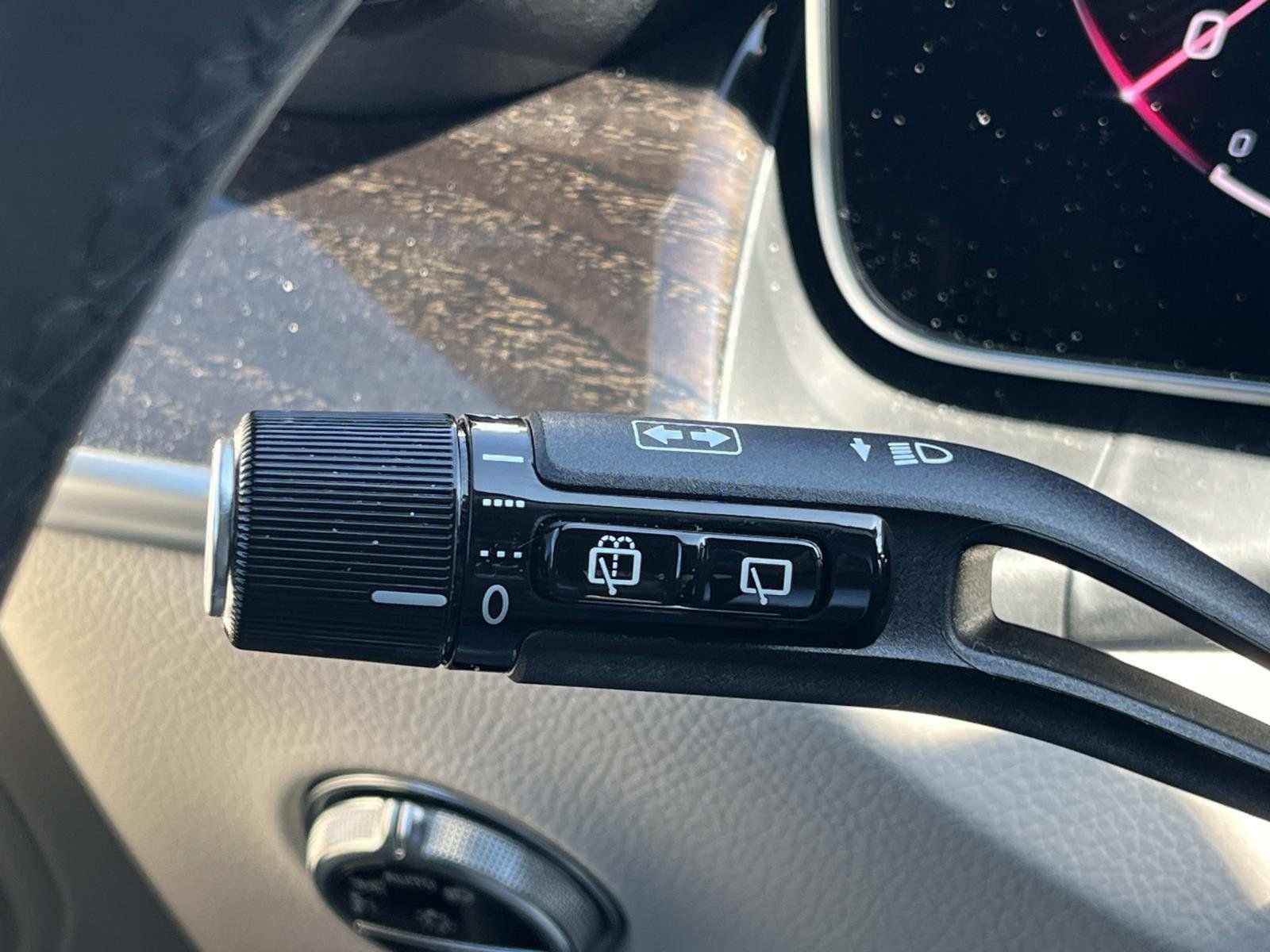 Certified 2025 Mercedes-Benz GLC 300 image 30