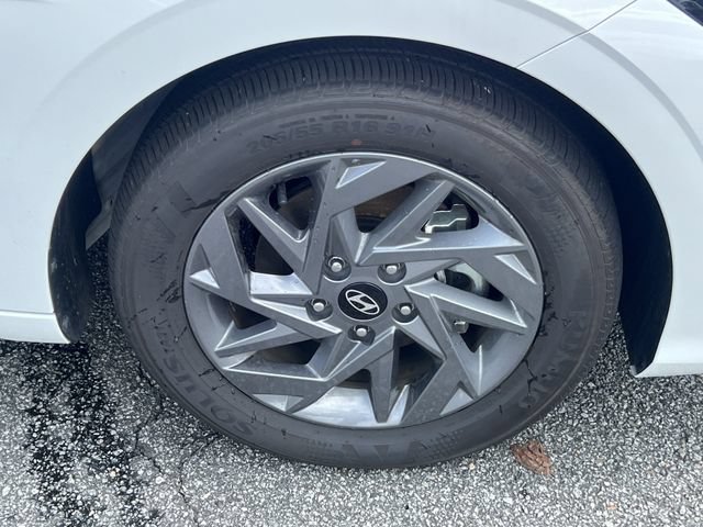 Used 2026 Hyundai Elantra Hybrid FWD image 12